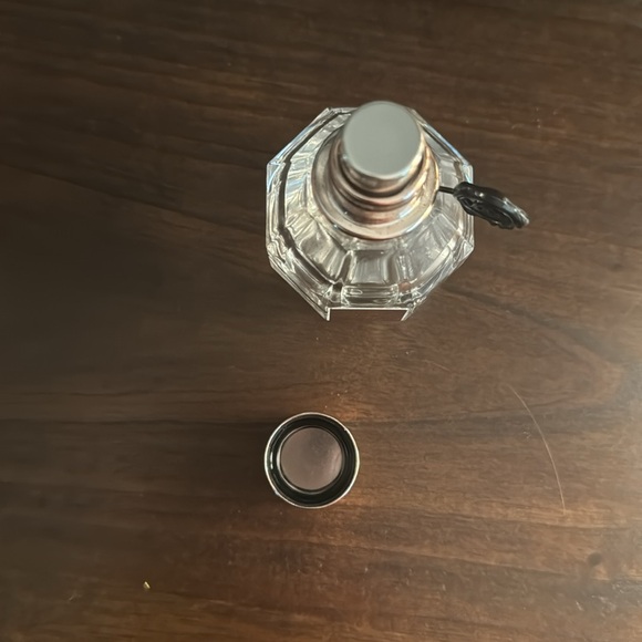 Authentic empty bottle of Viktor and Rolf Flower Bomb Eau de Parfum Spray - Picture 6 of 6